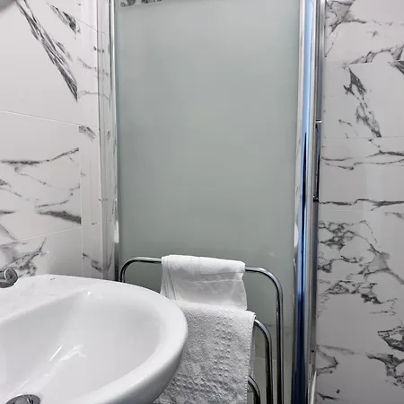 Fellini 3br With Safe Parking * Saint-Denis (Seine-Saint-Denis)