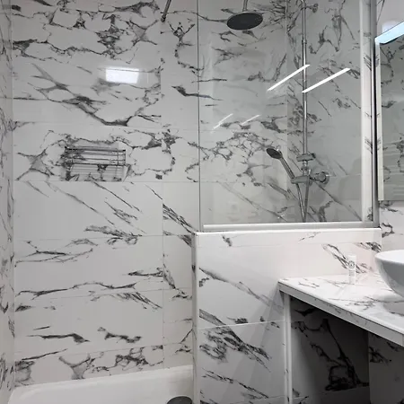 Апартаменты Fellini 3br With Safe Parking